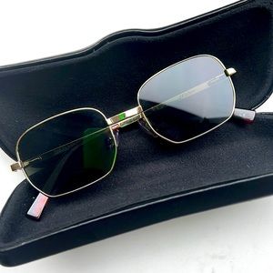Sunglasses by Le Specs
